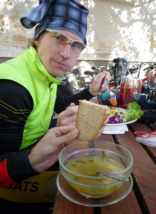 Zátiší s chlebem a Křemílkem