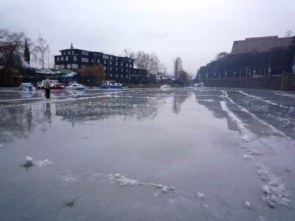 Hranice původních hřišť a drah jsou už sotva patrné