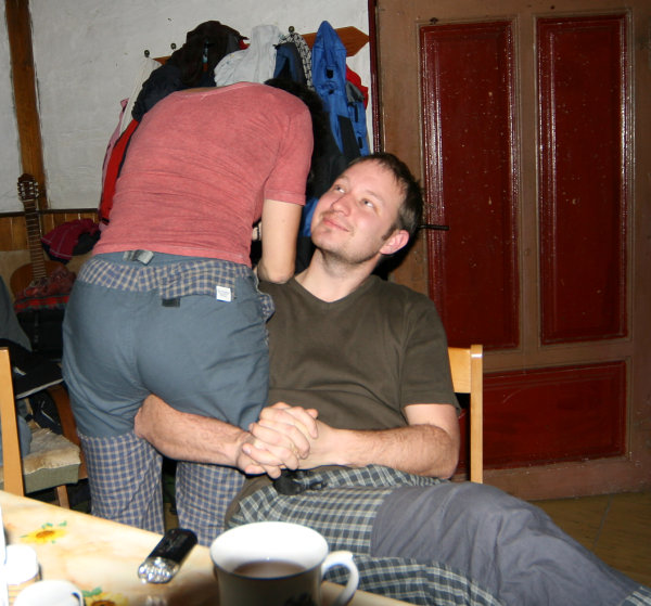 Bydlení (Voda se Zuzkou, souboj o odchod z místnosti)
